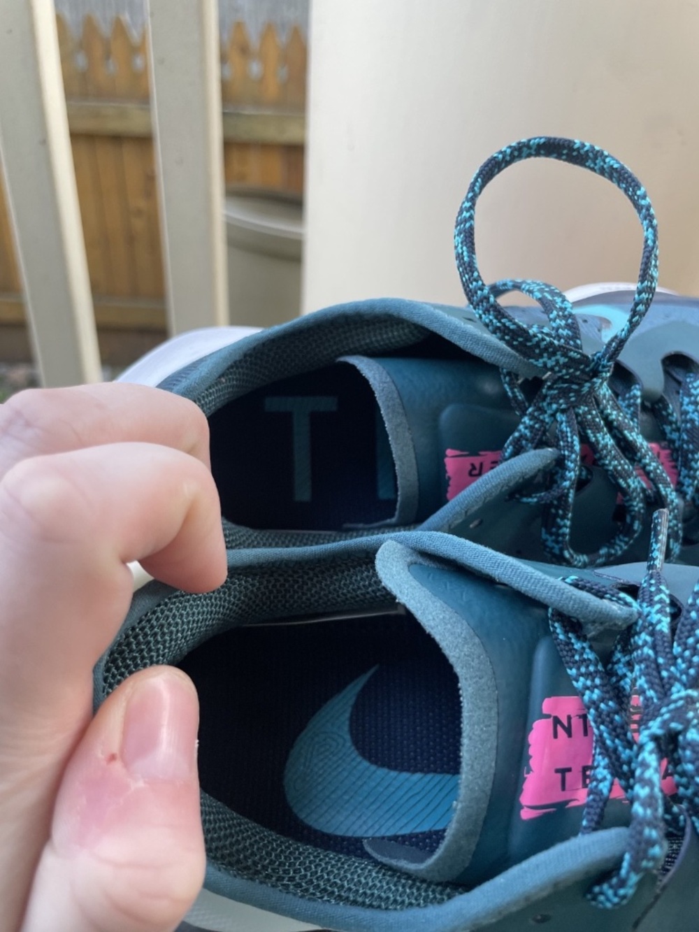 NWOT Never Worn Women's Nike Air Zoom Trail Terra Kiger Blue and Pink Size 8 - Picture 4 of 5